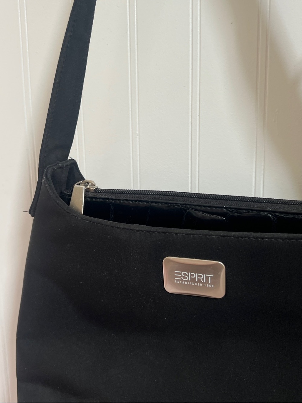 Esprit Black Shoulder Bag | Y2K Minimalist Purse | Zip Top - Picture 3 of 8